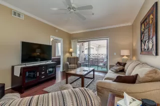 Photo #5: 6122046 Listing