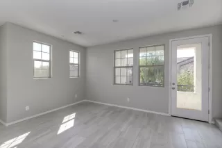 Photo #4: 6122112 Listing