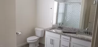 Photo #5: 6122140 Listing