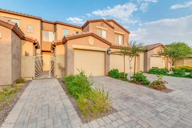 MLS: 6122642 Condo For Sale