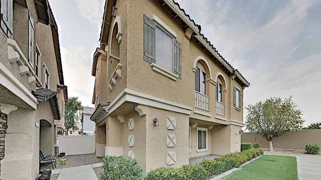 MLS: 6122762 Condo For Sale