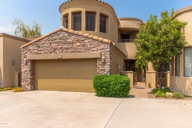 MLS: 6122791 Condo For Sale