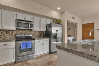 Photo #3: 6122950 Listing