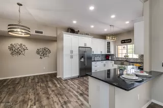 Photo #5: 6123075 Listing