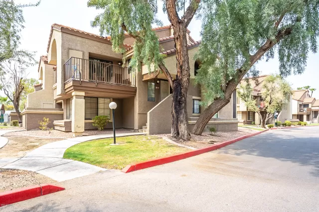 MLS: 6123272 Condo For Sale