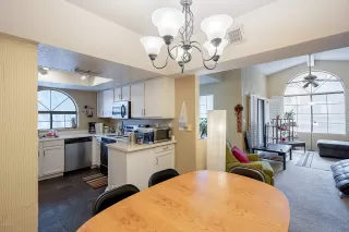 Photo #5: 6123272 Listing