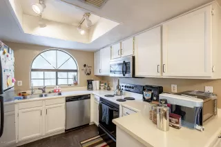 Photo #6: 6123272 Listing