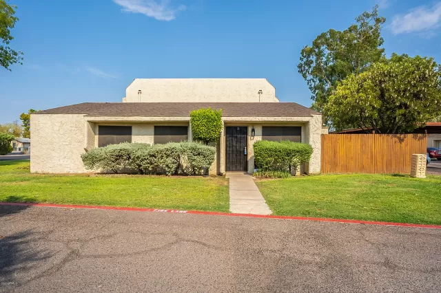 MLS: 6123274 Condo For Sale