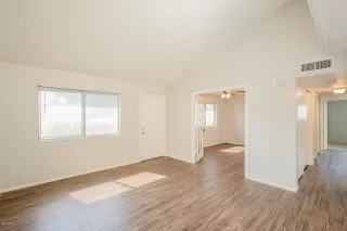 Photo #5: 6123274 Listing