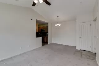 Photo #5: 6123302 Listing