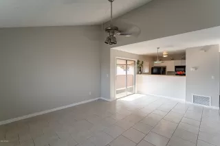 Photo #6: 6123386 Listing