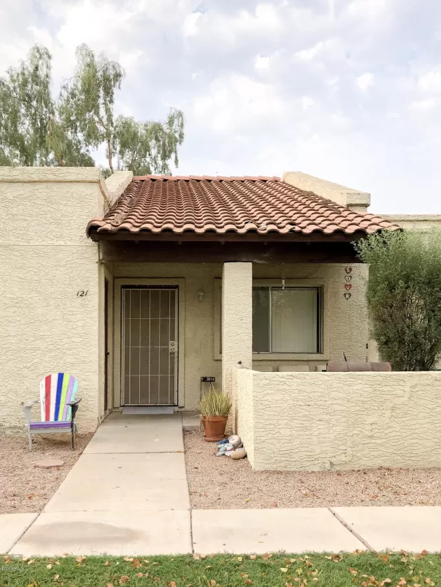 MLS: 6123542 Condo For Sale