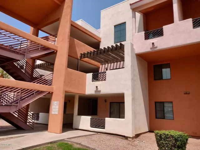 MLS: 6123628 Condo For Sale