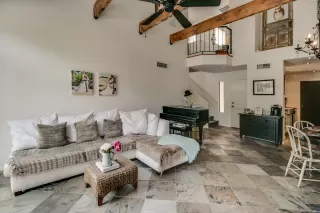 Photo #5: 6123752 Listing