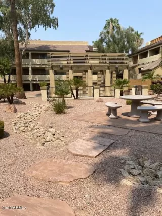 Photo #6: 6123891 Listing