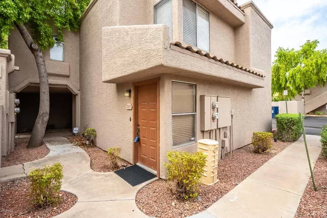 MLS: 6123989 Condo For Sale