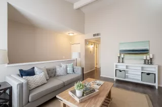 Photo #6: 6123989 Listing