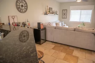 Photo #6: 6124138 Listing