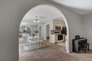 Photo #4: 6124248 Listing