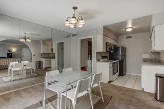 Photo #5: 6124248 Listing