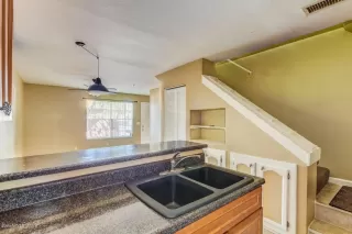 Photo #4: 6125141 Listing