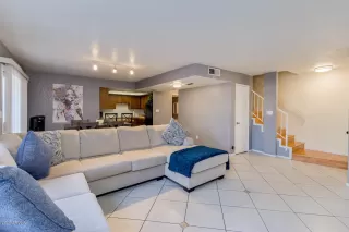 Photo #3: 6125220 Listing