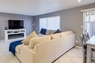 Photo #4: 6125220 Listing