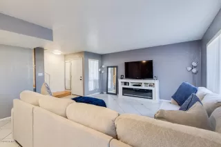 Photo #5: 6125220 Listing