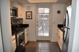 Photo #4: 6125925 Listing