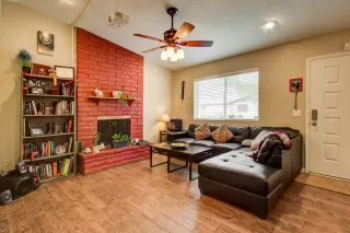 Photo #2: 6126091 Listing 