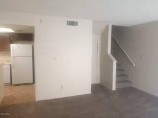 Photo #5: 6126108 Listing