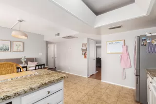 Photo #4: 6126325 Listing