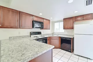 Photo #4: 6126695 Listing