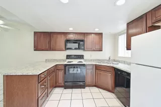 Photo #5: 6126695 Listing