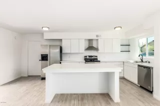 Photo #4: 6127132 Listing