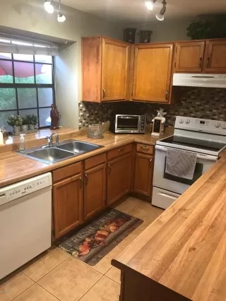 Photo #5: 6127163 Listing