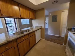 Photo #5: 6127175 Listing