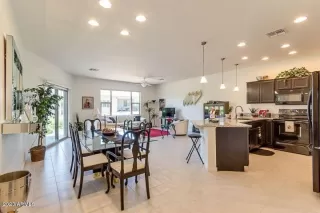 Photo #4: 6128115 Listing