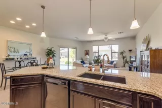 Photo #6: 6128115 Listing