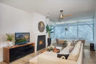 Photo #5: 6128120 Listing