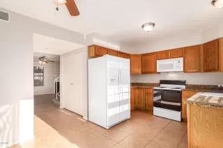 Photo #6: 6128281 Listing