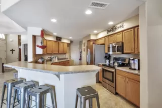 Photo #2: 6128425 Listing 