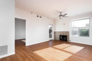 Photo #2: 6128622 Listing