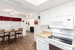 Photo #5: 6128695 Listing