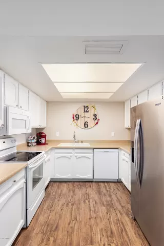 Photo #6: 6128695 Listing