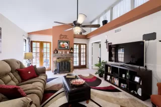 Photo #4: 6128870 Listing