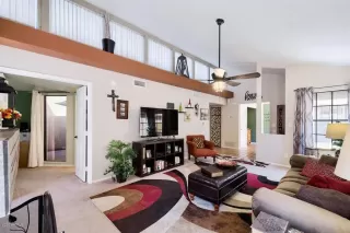 Photo #5: 6128870 Listing