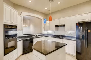 Photo #4: 6129027 Listing