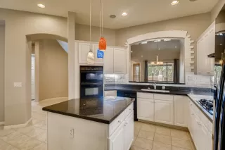 Photo #5: 6129027 Listing