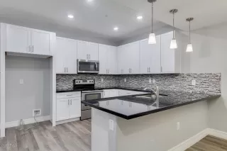 Photo #5: 6129828 Listing